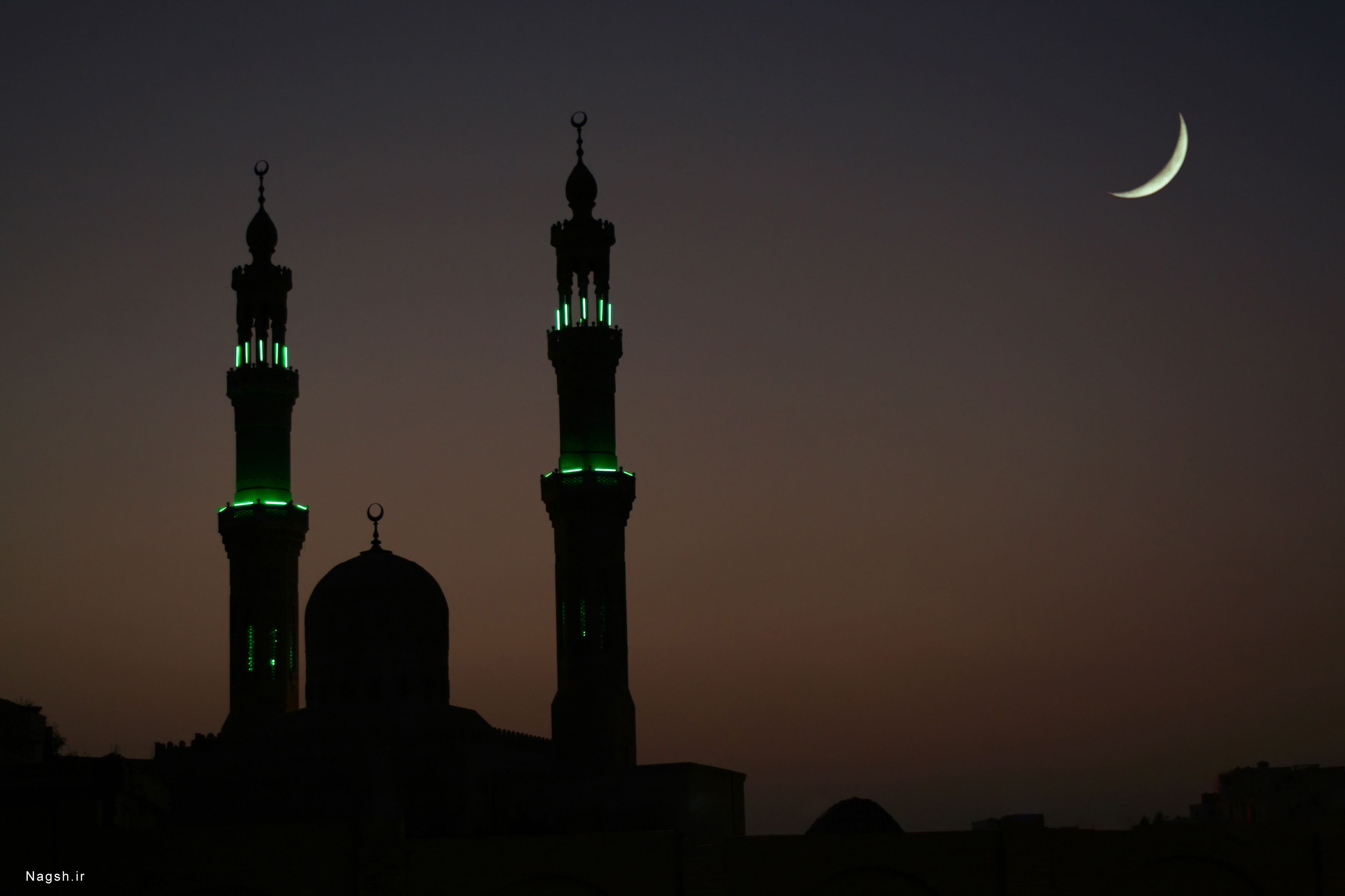 مسجد در شب